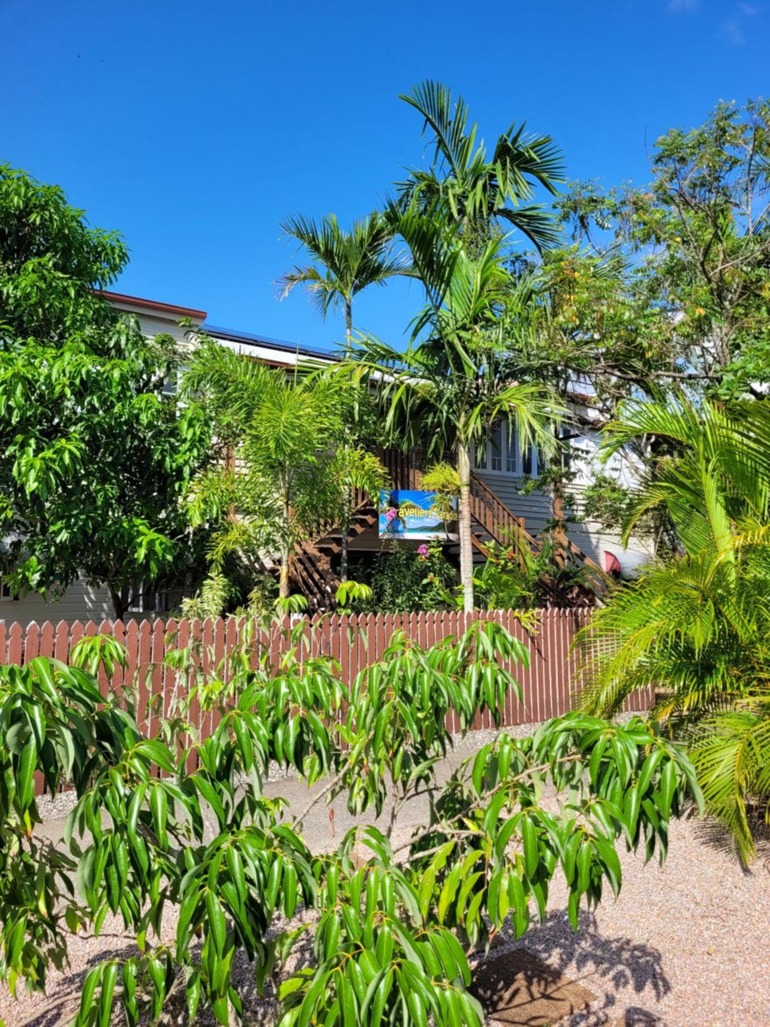 Travellers Paradise Cairns Exterior foto The house from the street