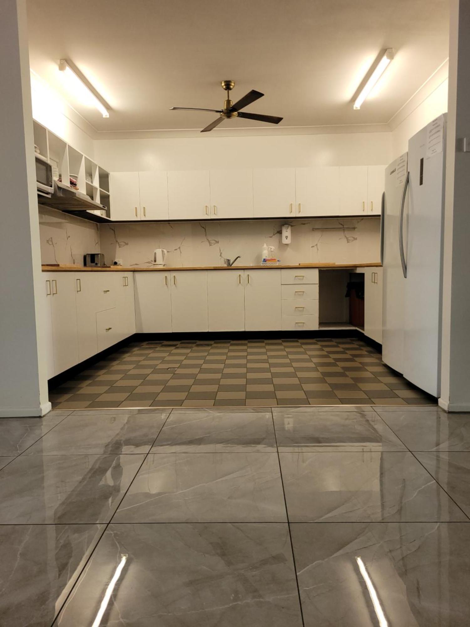 Travellers Paradise Cairns Exterior foto A kitchen in a typical apartment