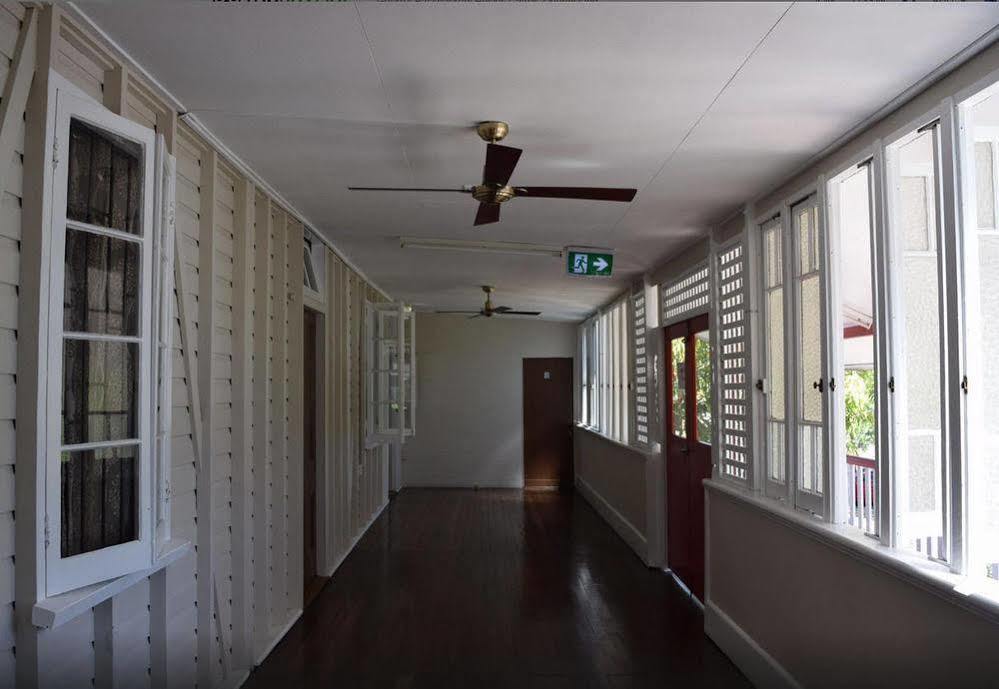 Travellers Paradise Cairns Exterior foto Corridor, 2015